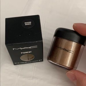 MAC PIGMENT (Museum Bronze)